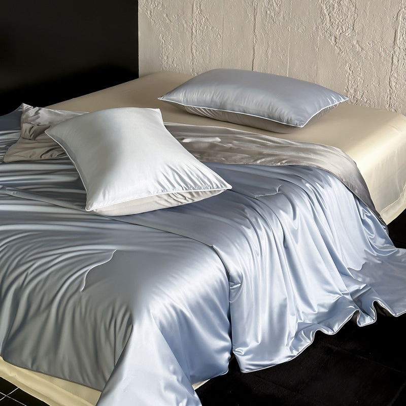 Silk summer duvet with mulberry silk filling