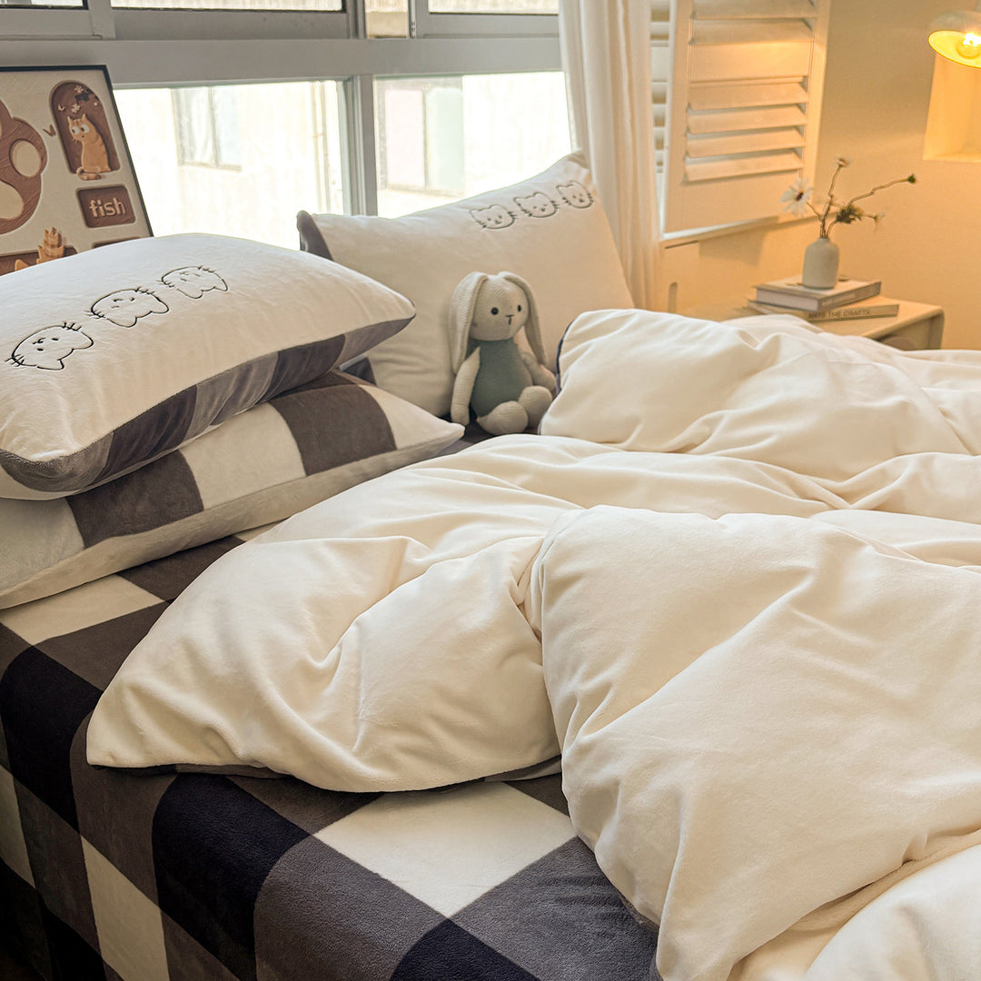 Winter bed linen set made of milk fiber fleece, double-sided