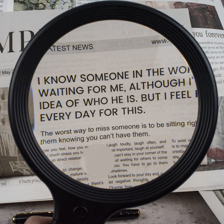 LED magnifying lamp, rechargeable, for neck or hand