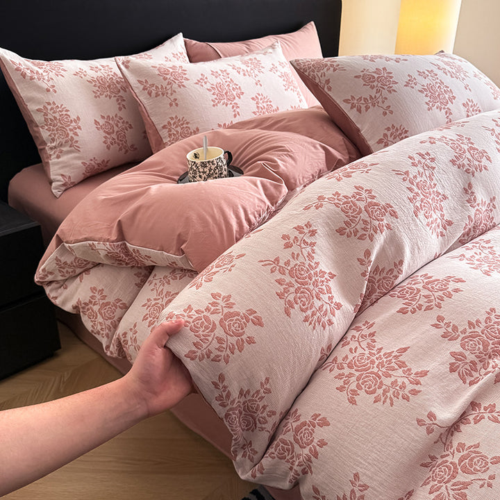 Bedding set made of three-layer cotton muslin