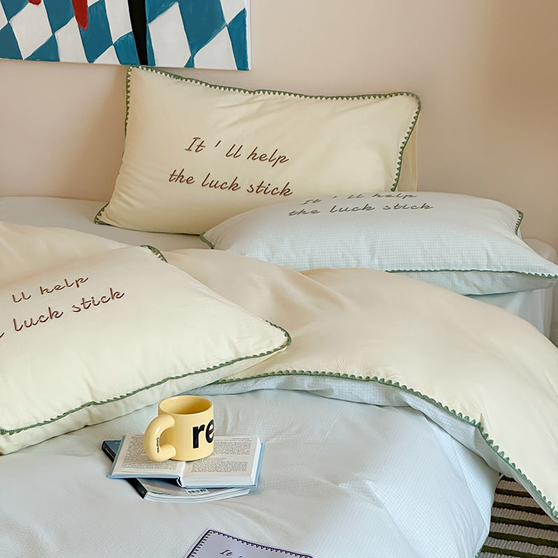 Cotton bedding set, striped, with shell hem