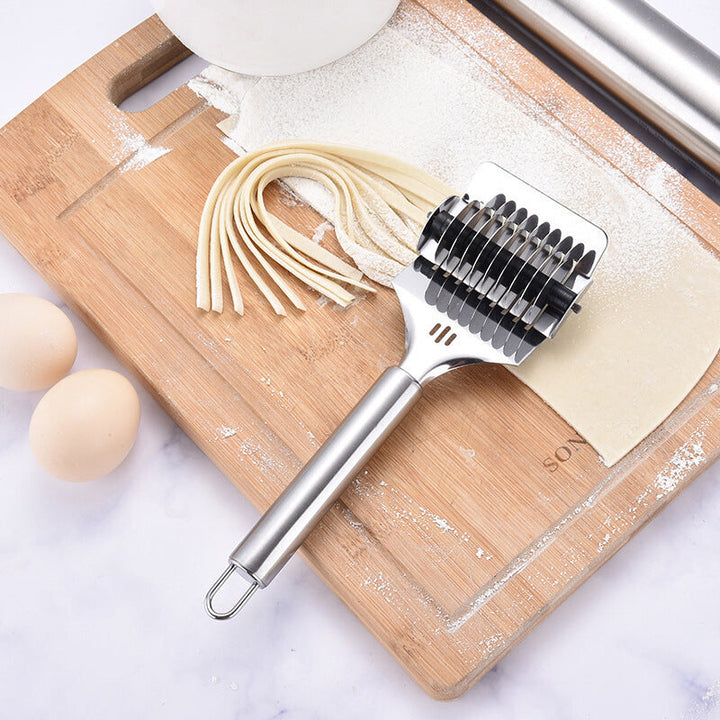 Noodle Spaghetti Cutter Roller | Stornfield
