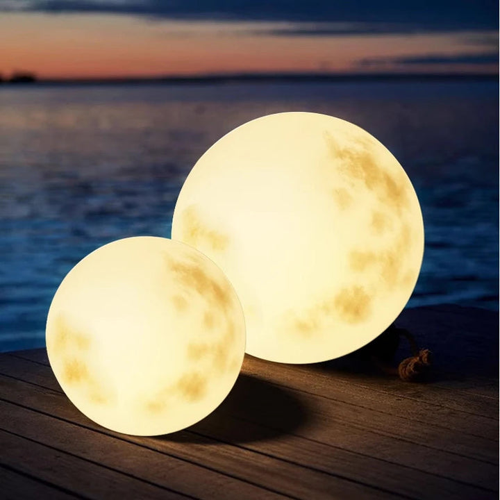 Stornfield | Moon-shaped garden lamp