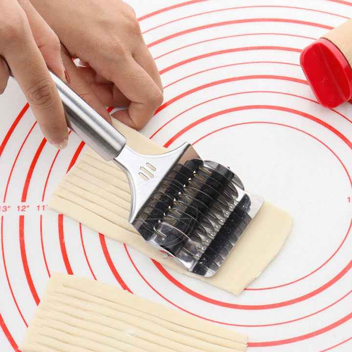 Noodle Spaghetti Cutter Roller | Stornfield