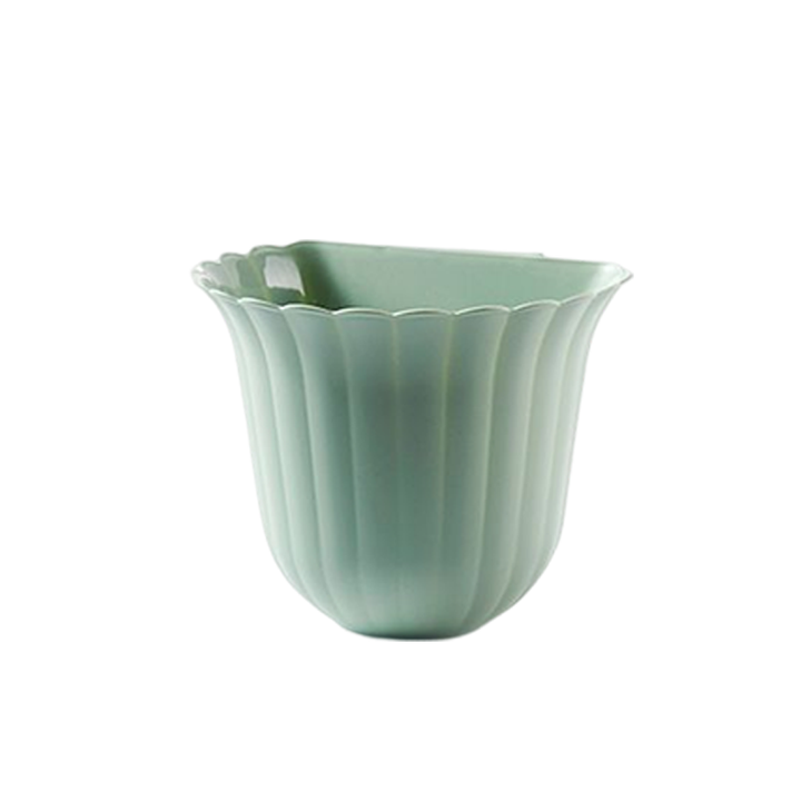 Wall-mounted trash can for the kitchen | Stornfield