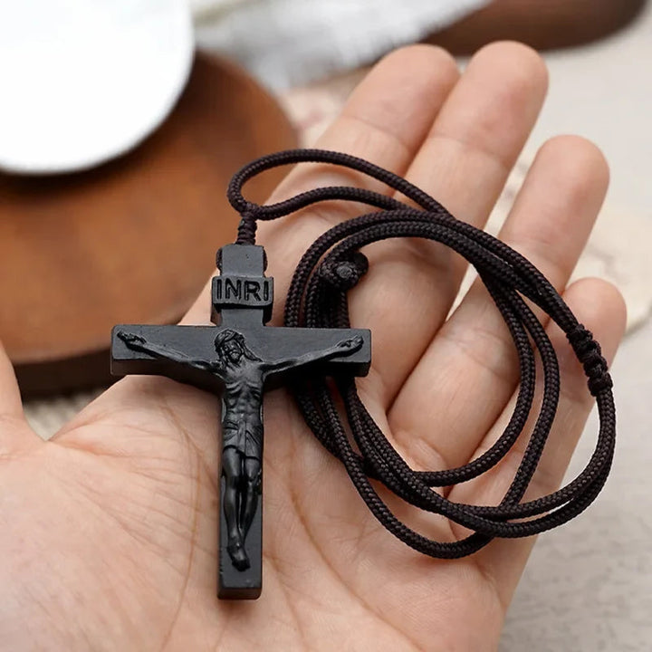 Stornfield | Pendentif Croix de Jésus en Bois
