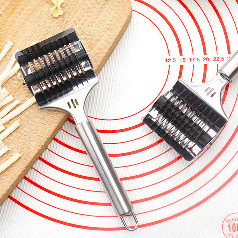 Noodle Spaghetti Cutter Roller | Stornfield