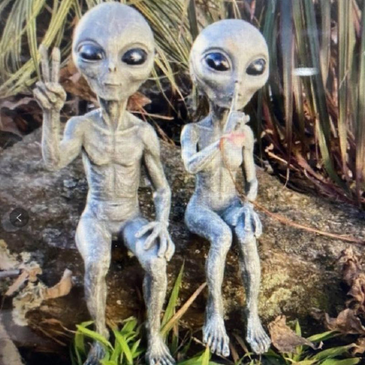 Alien Garden Statue | Stornfield
