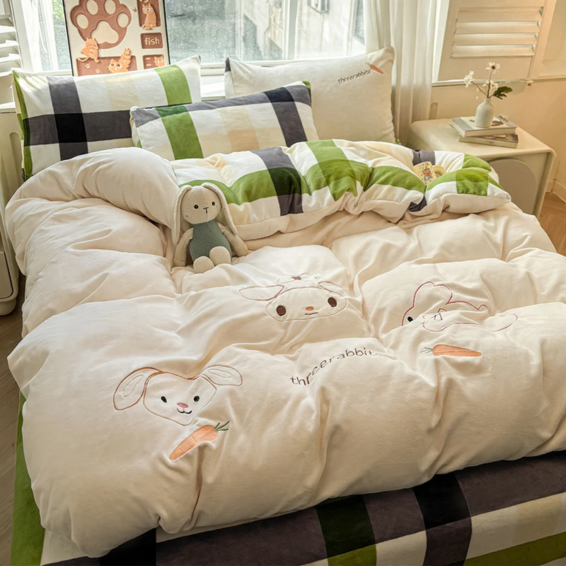 Winter bed linen set made of milk fiber fleece, double-sided