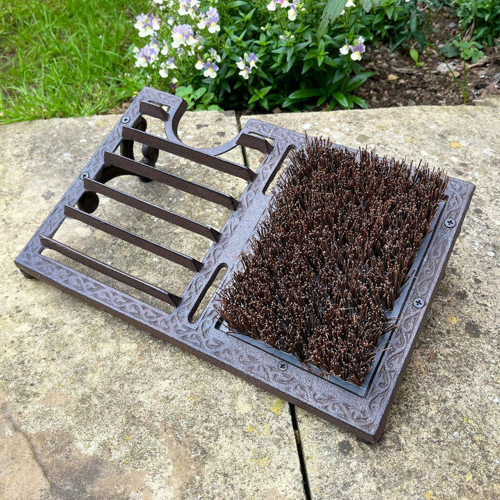 Stornfield | Cast iron footrests, scraper, and grate