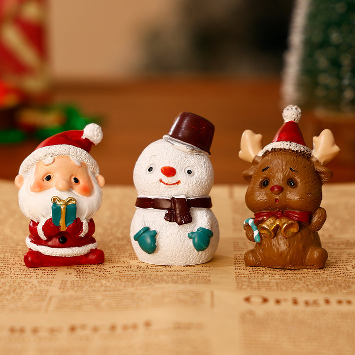 Decorative Christmas figures made of resin
