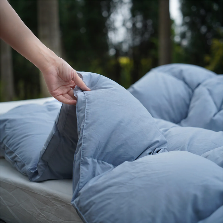 Goose down comforter, 95% down, cotton cover