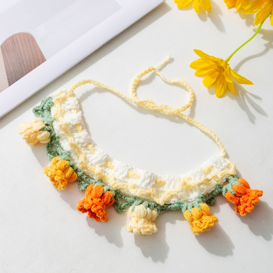 Hand-knitted collar with floral pattern for pets