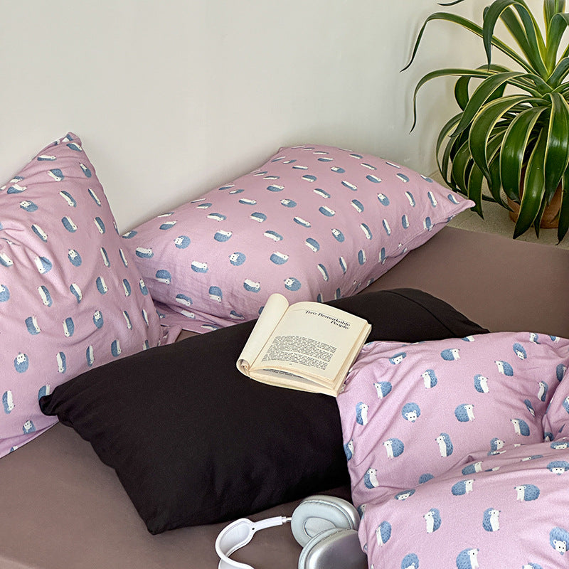 Soft knit bedding set made of cotton with animal motifs