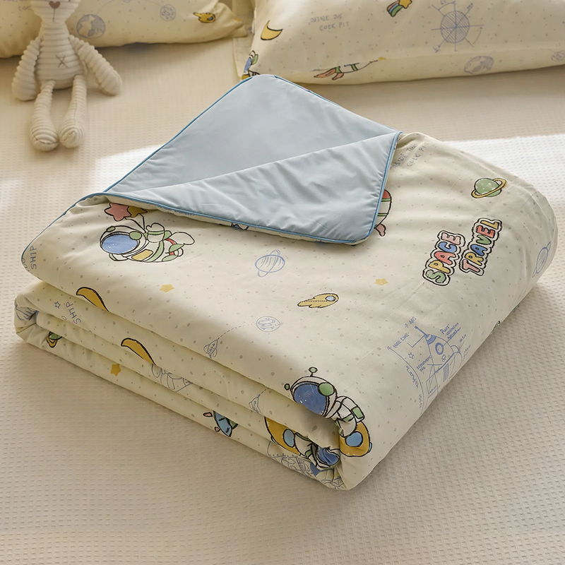 Summer lightweight cooling blanket with cooling fibers