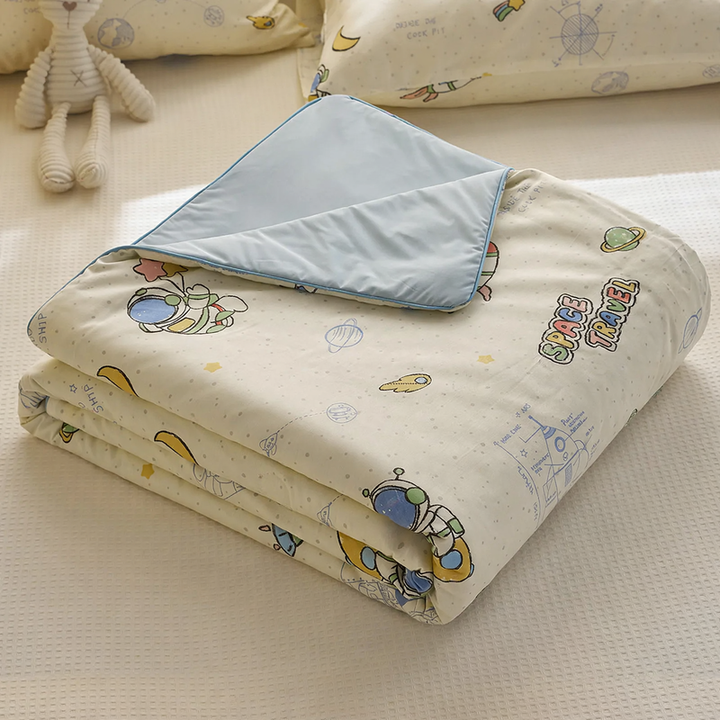 Summer lightweight cooling blanket with cooling fibers