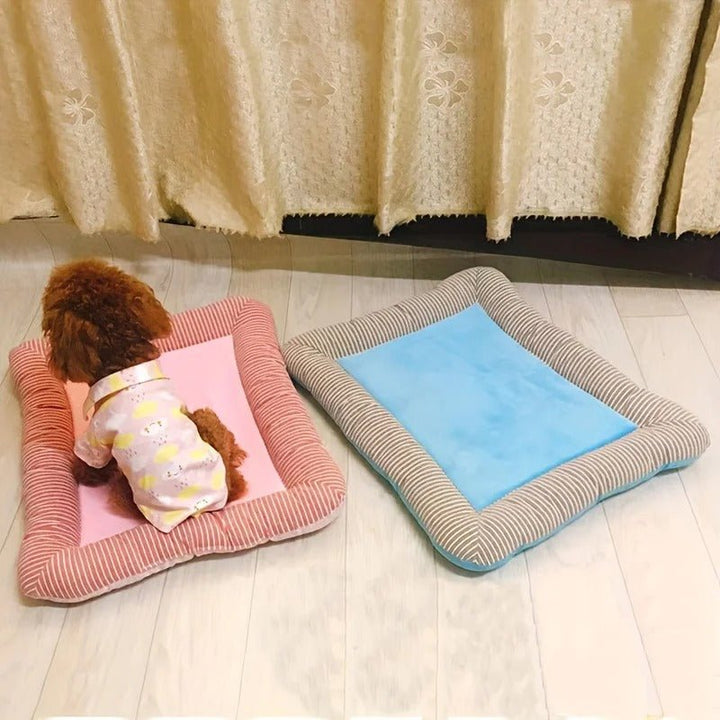 Cooling mat for pets with raised padded edge | Stornfield