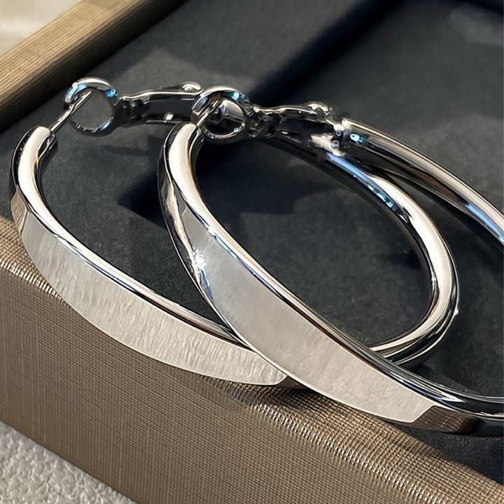 Earrings made of 925 silver with geometric design