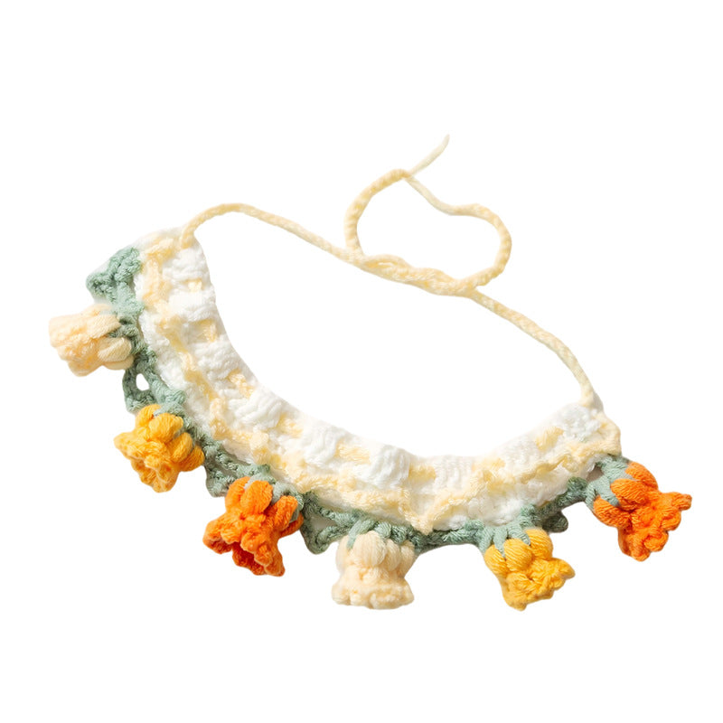 Hand-knitted collar with floral pattern for pets