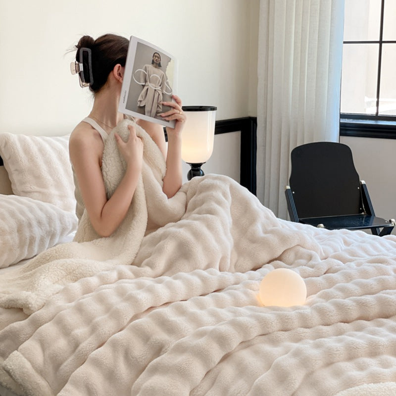 Double-layer blanket made of rabbit fur imitation, warm and fluffy
