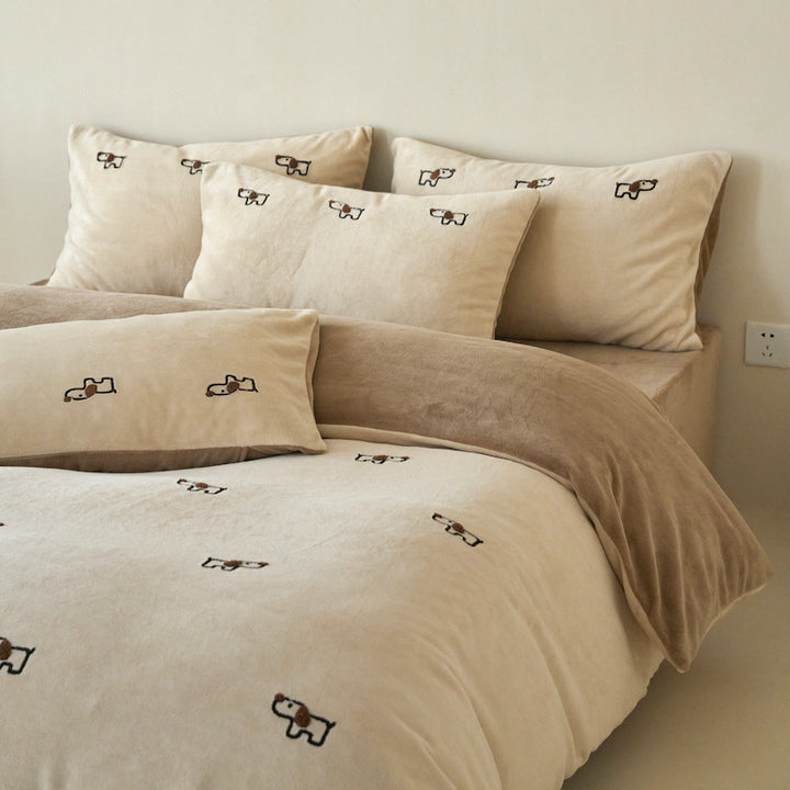 Fluffy bed linen set made of milk fiber fleece for children