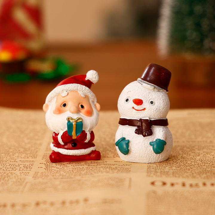 Decorative Christmas figures made of resin
