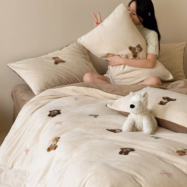 Fluffy bed linen set made of milk fiber fleece for children