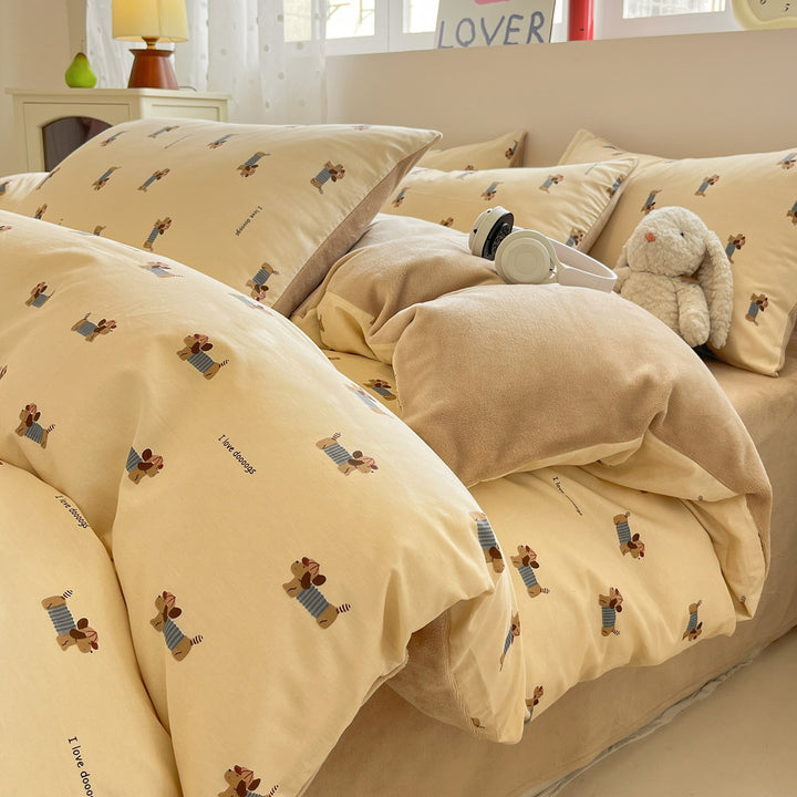 Winter bedding made of milk fiber fleece with playful patterns
