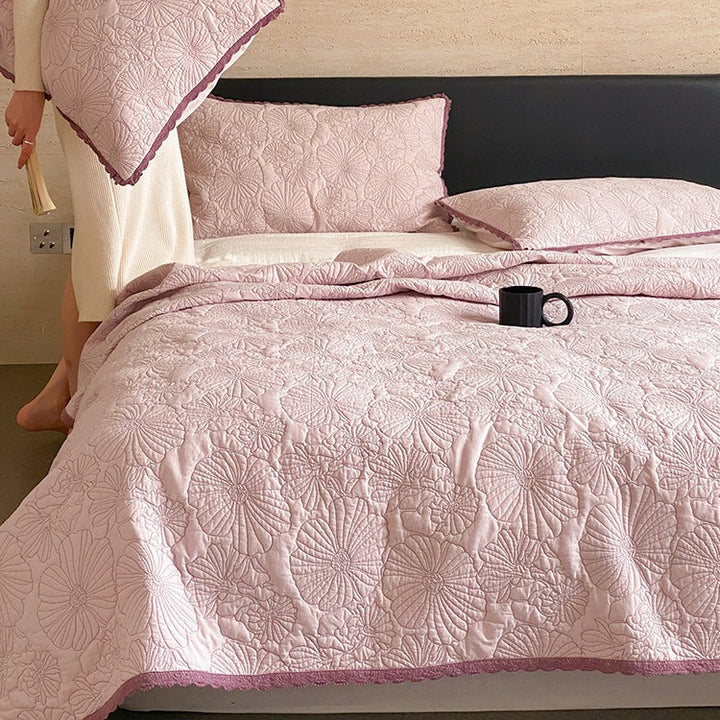 Cotton bedspread, quilted, with floral pattern