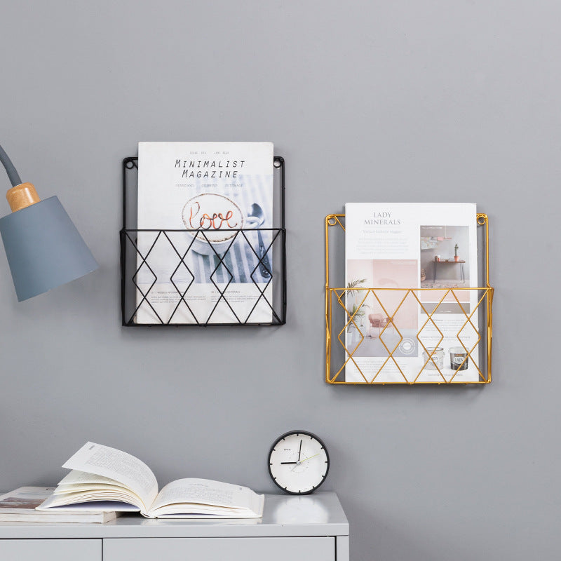 Iron wall shelf, modern and minimalist