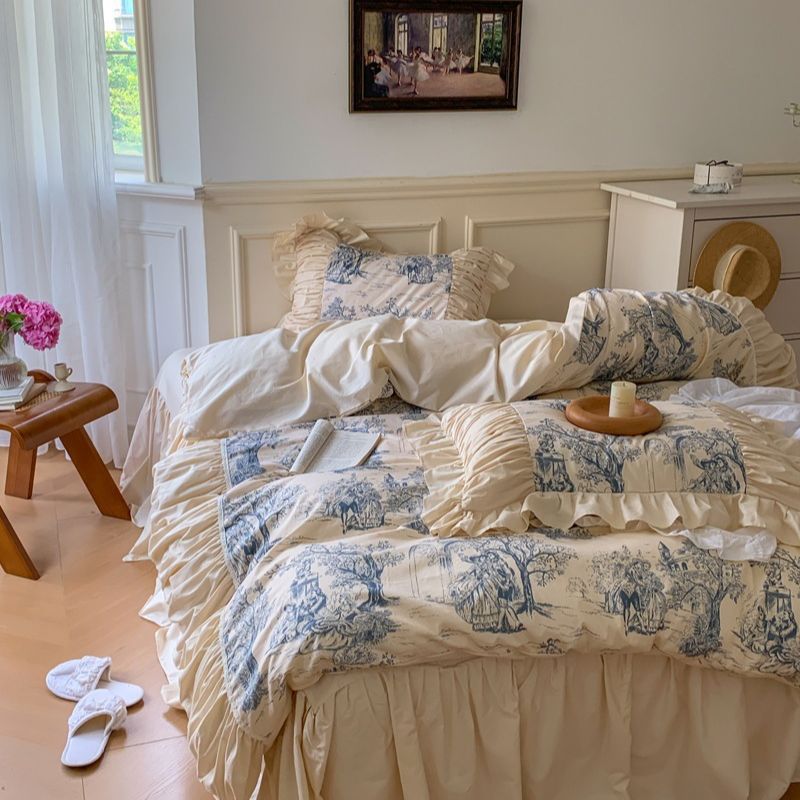 Romantic cotton bedding set with ruffles