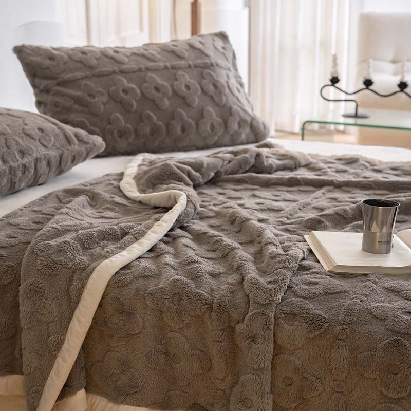 Coral fleece throw blanket, 400 g/m²