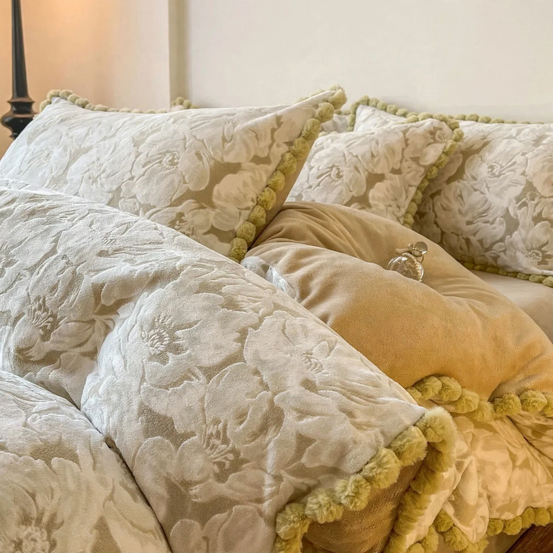Luxurious winter bedding set made of milk fiber fleece