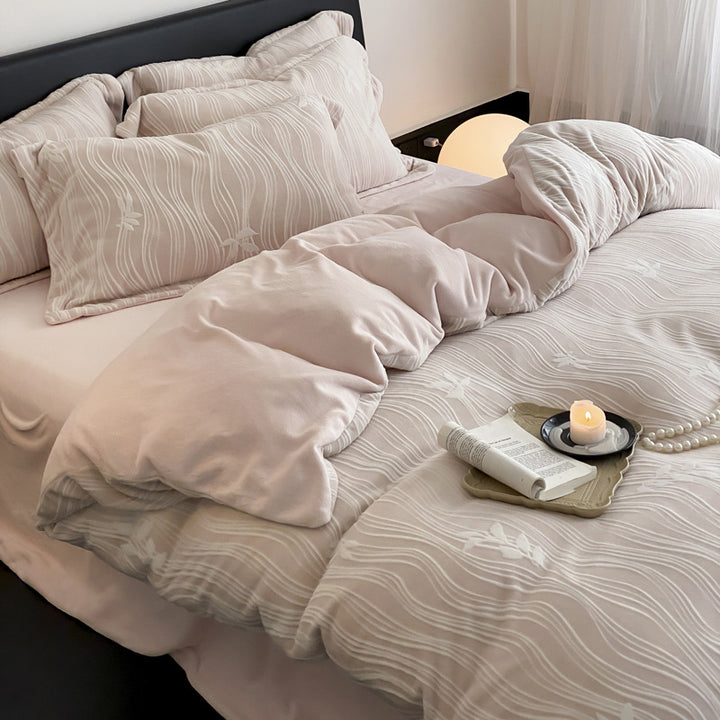Milk fiber bedding with relief pattern, 3–4 pieces