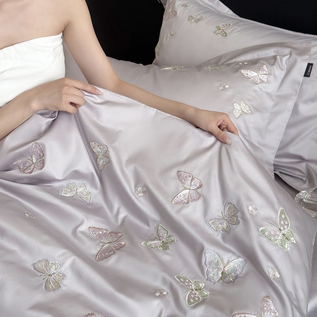 Long-staple cotton bed linen with flower embroidery