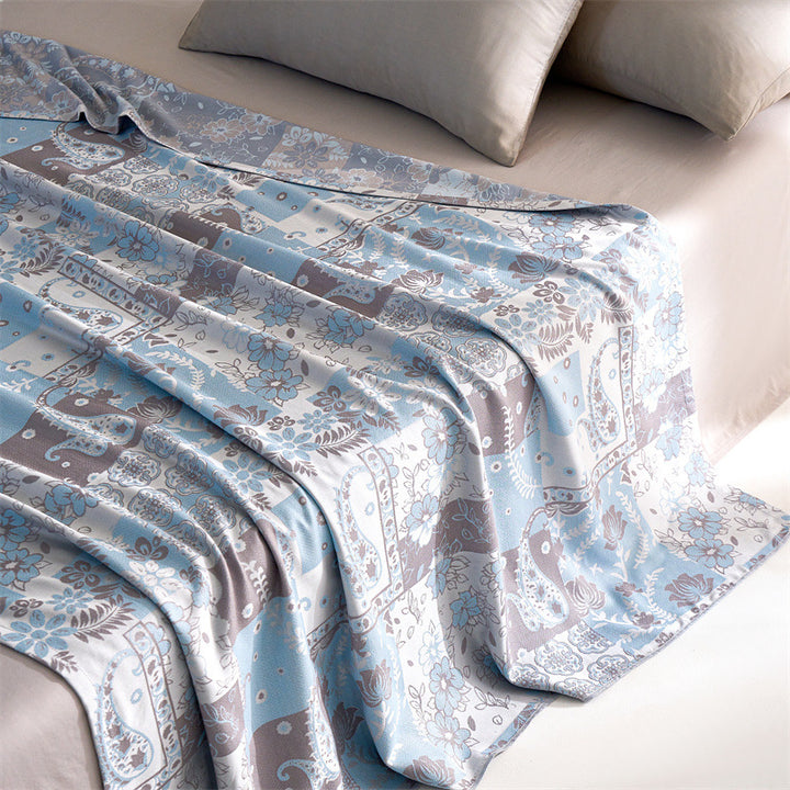 Cooling summer blanket made of lyocell fibers, lightweight