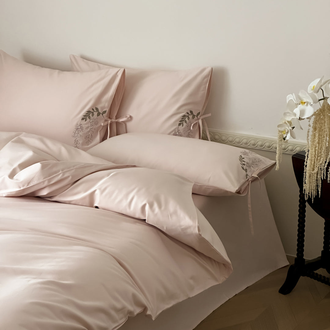Bedding set made of long-staple cotton with bow details
