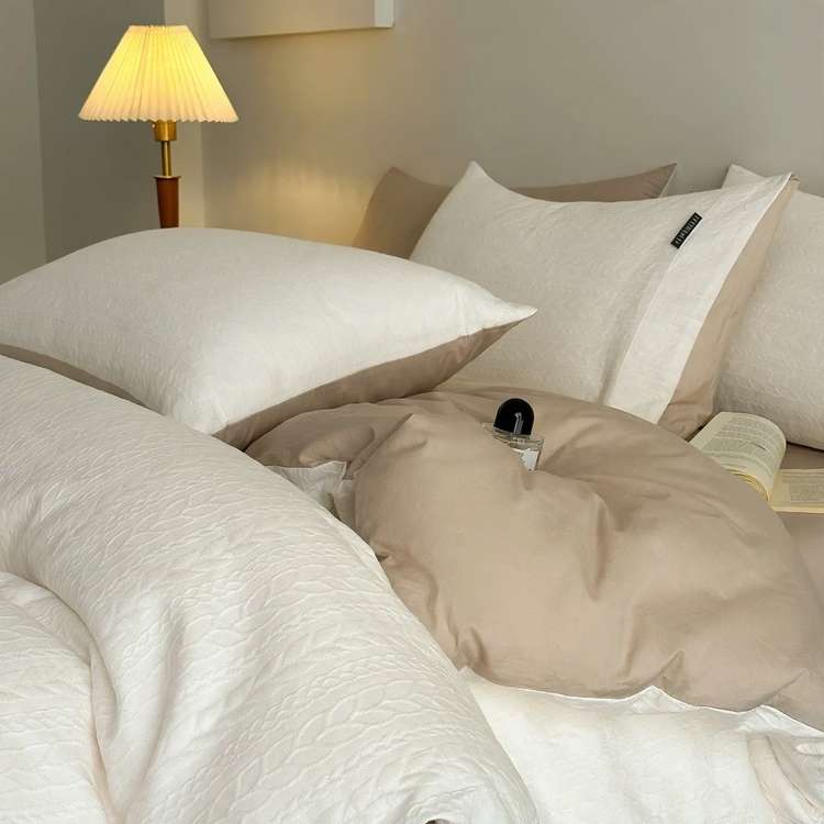 Duvet cover set made of three-layer cotton gauze