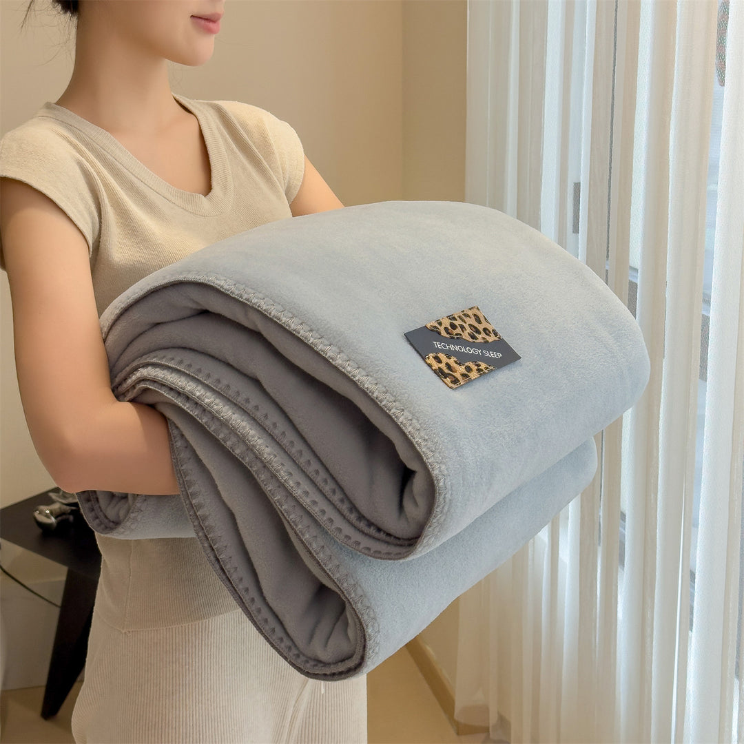 Solid color cuddly blanket for any occasion