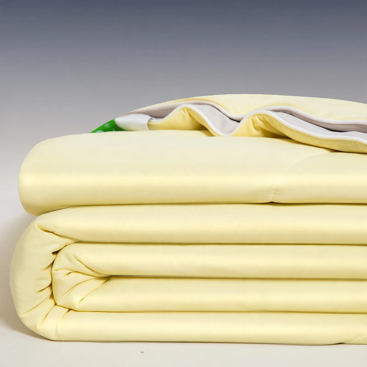 Summer blanket made of polyester, washable