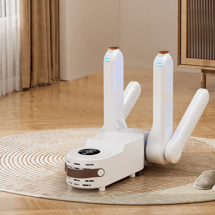 Versatile shoe dryer for various shoe models