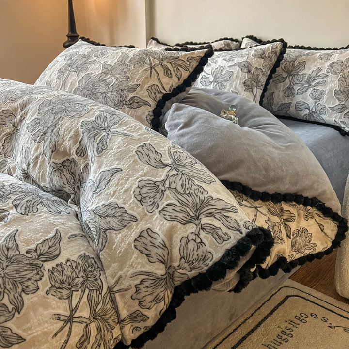 Luxurious winter bedding set made of milk fiber fleece