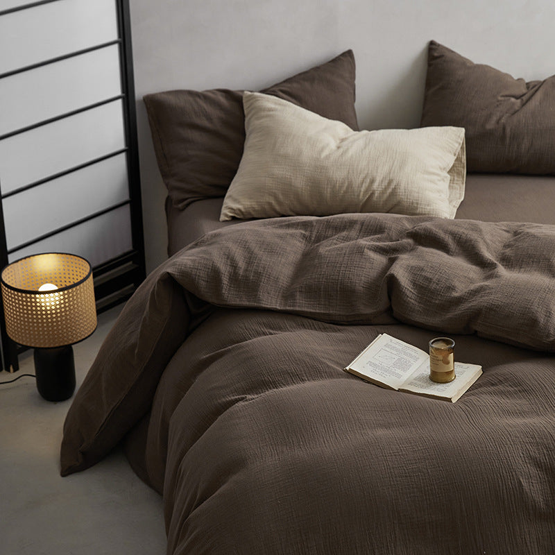 Ruffled cotton bedding, minimal design