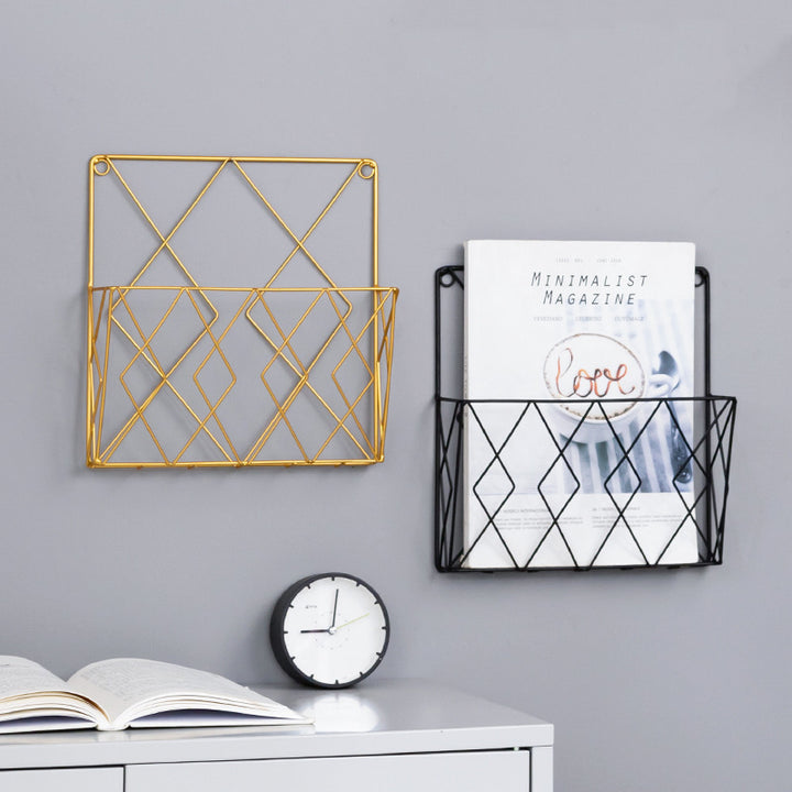 Iron wall shelf, modern and minimalist