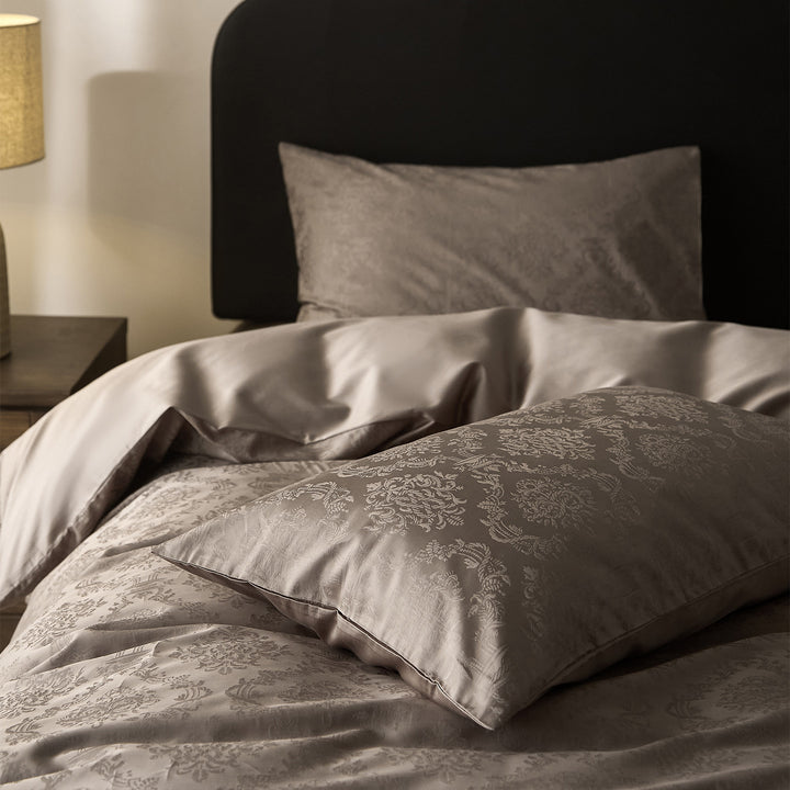 Bedding set made of 100s long staple cotton, 3–4 piece