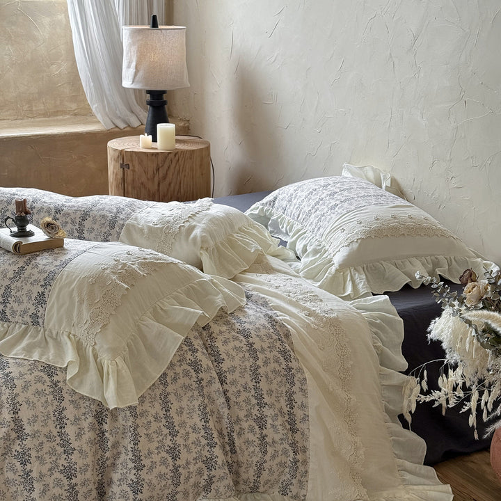 Cotton bed linen set, floral, with lace trim