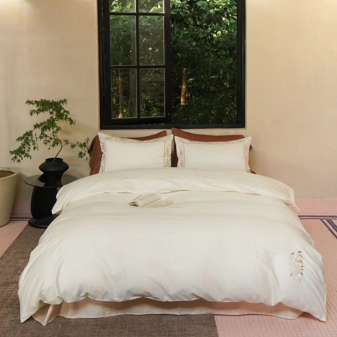 Bedding set made of long-staple cotton, embroidered, 4-piece