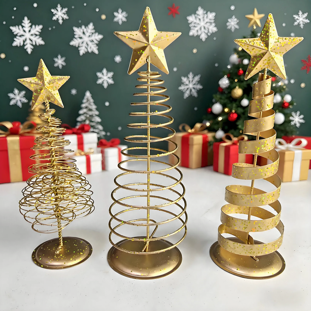 Mini Christmas tree made of wire with star
