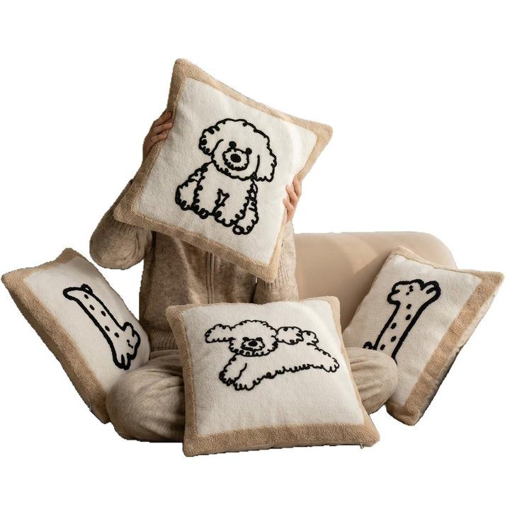 Lumbar pillows with animal motifs, polyester, with tassels