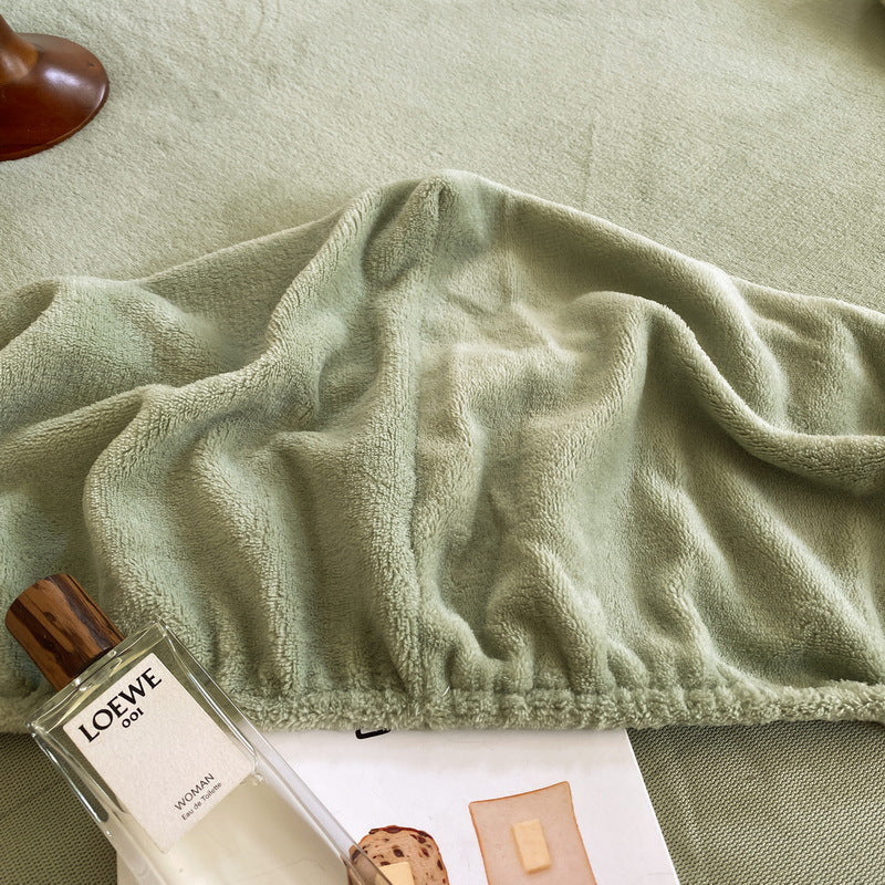 Fitted sheet made of milk fiber fleece, Nordic style